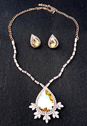 Stone Studded Necklace Set