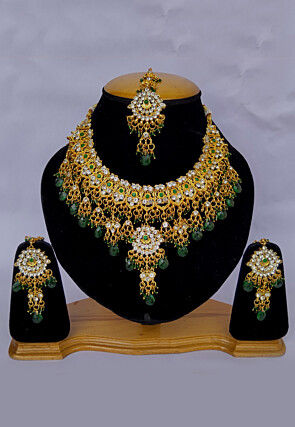 Stone Studded Necklace Set