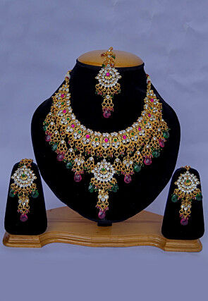 Stone Studded Necklace Set