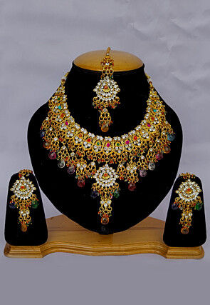 Stone Studded Necklace Set