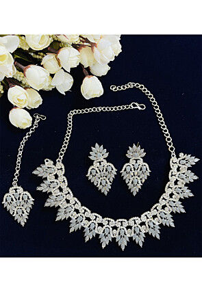 Stone Studded Necklace Set
