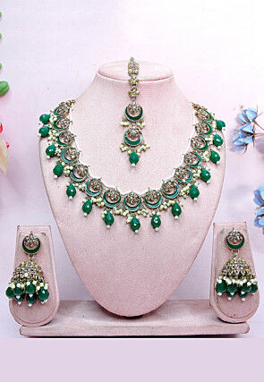 Stone Studded Necklace Set