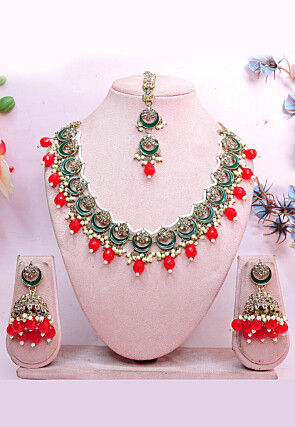 Stone Studded Necklace Set