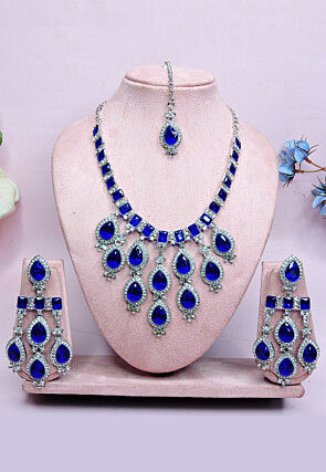 Stone Studded Necklace Set