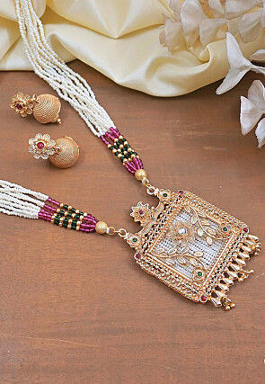 Stone Studded Necklace Set