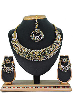 Stone Studded Necklace Set