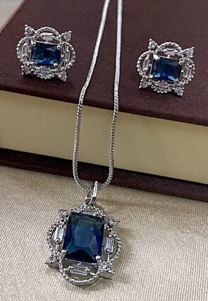 Stone Studded Pendant Set