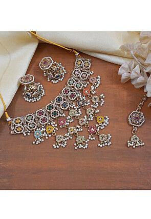 Stone Studed Necklace Set