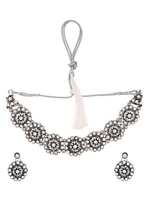 Stones Studded Choker Necklace Set
