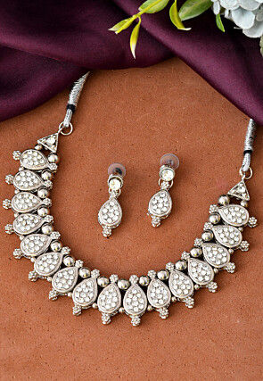 Stones Studded Choker Necklace Set