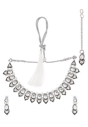 Stones Studded Choker Necklace Set