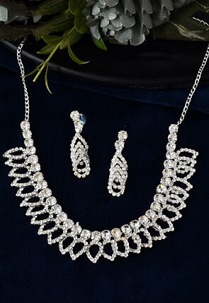 Stones Studded Choker Necklace Set