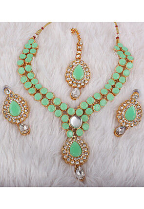 Stones Studded Necklace Set