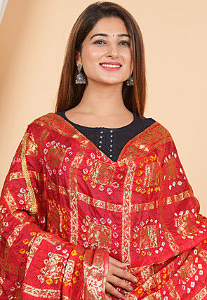 Woven Art Silk Dupatta in Red