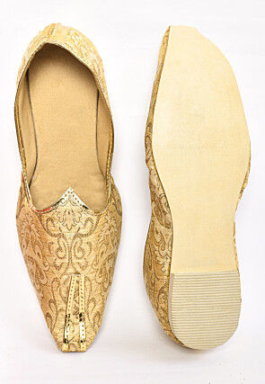 Woven Art Silk Jacquard Men Mojari in Beige