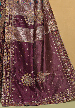 Woven Art Silk Scalloped Saree in Dark Purple