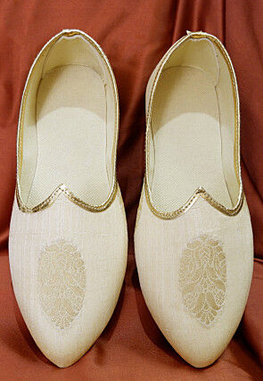 Woven Banarasi Brocade Men Mojari in Light Beige