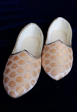 Woven Chanderi Cotton Men Mojari in Beige