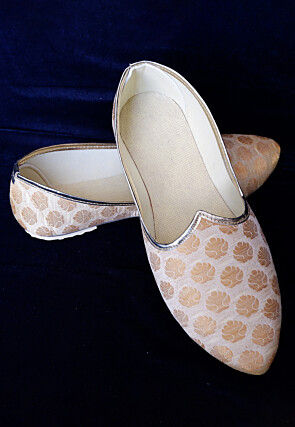 Woven Chanderi Cotton Men Mojari in Beige