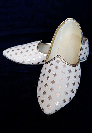 Woven Chanderi Cotton Men Mojari in Off White