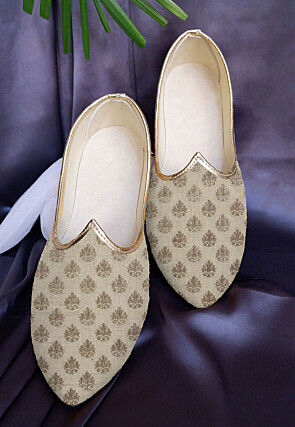 Woven Chanderi Silk Men Jutti in Beige