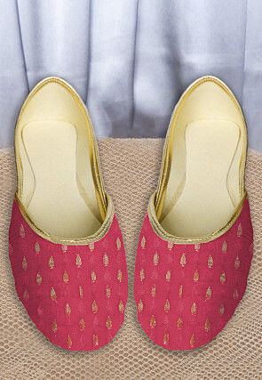 Woven Chanderi Silk Women Jutti in Coral