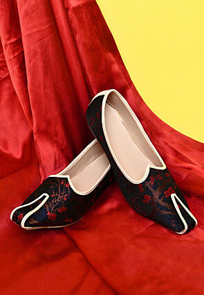 Woven Cotton Jacquard Men Mojari in Navy Blue