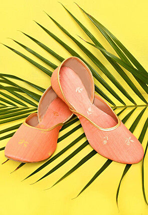 Woven Cotton Jacquard Women Jutti in Peach