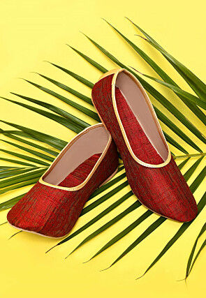 Woven Cotton Jacquard Women Jutti in Red