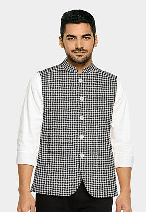 Woven Cotton Nehru Jacket in Black And White