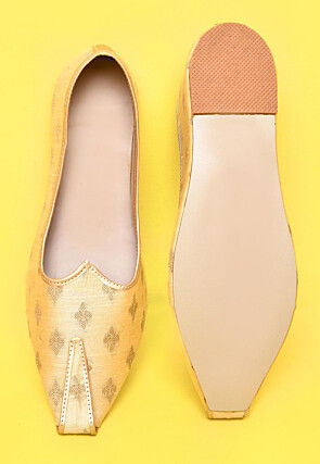 Woven Cotton Silk Jacquard Men Mojari in Beige