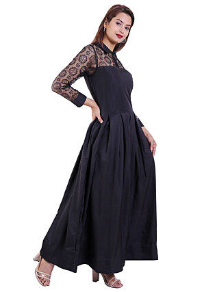 Woven Crepe Pleated Dress in Black