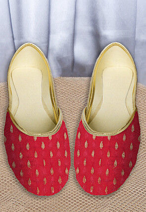 Woven Crepe Women Jutti in Red