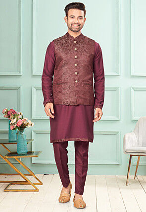Woven Dupion Silk Kurta Set in Maroon