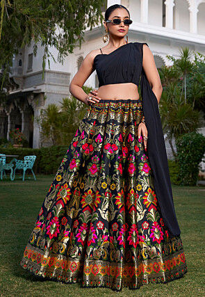 Woven Georgette Crop Top Set in Black