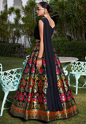 Woven Georgette Crop Top Set in Black