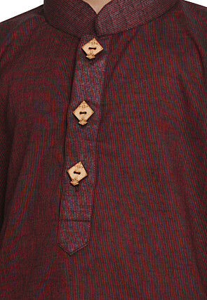Woven Pure Cotton Kurta in Maroon