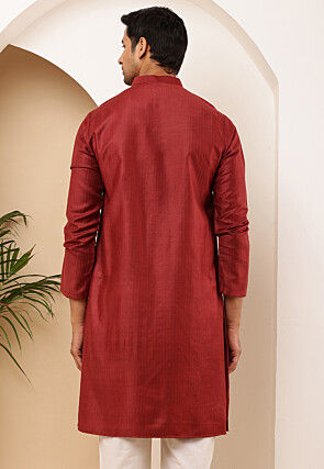 Woven Viscose Rayon Kurta in Maroon