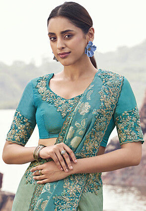 Woven Viscose Silk Scalloped Saree in Pastel Green