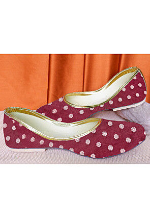Woven Women Cotton Jutti in Maroon