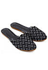 Printed Canvas Women Jutti in Black